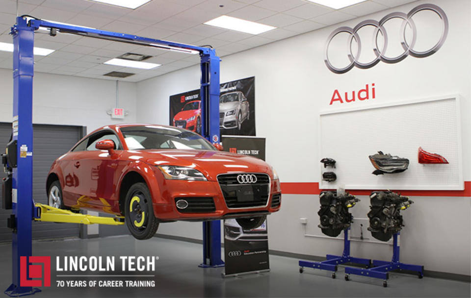 Chicago Audi Training has arrived at Lincoln Tech in Melrose Park, IL.